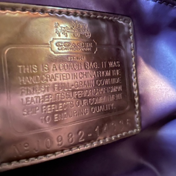 Classic coach shoulder bag - Picture 3 of 11